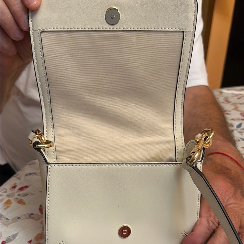 Marc Jacobs Cream Crossbody Bag with Gold Medallion - Picture 3 of 5